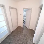 In A Residential Building In The Center Of Pag Apartamento