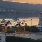 In A Residential Building In The Center Of Pag Apartamento Pag Town