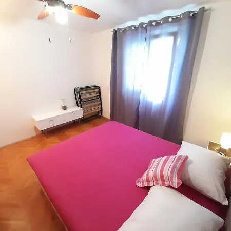 In A Residential Building In The Center Of Pag Apartmán *